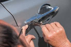 Car Lockout service by roadside assistance